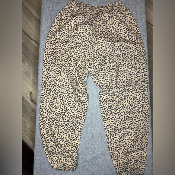 Aerie Joggers-Cheetah - Picture 2 of 6